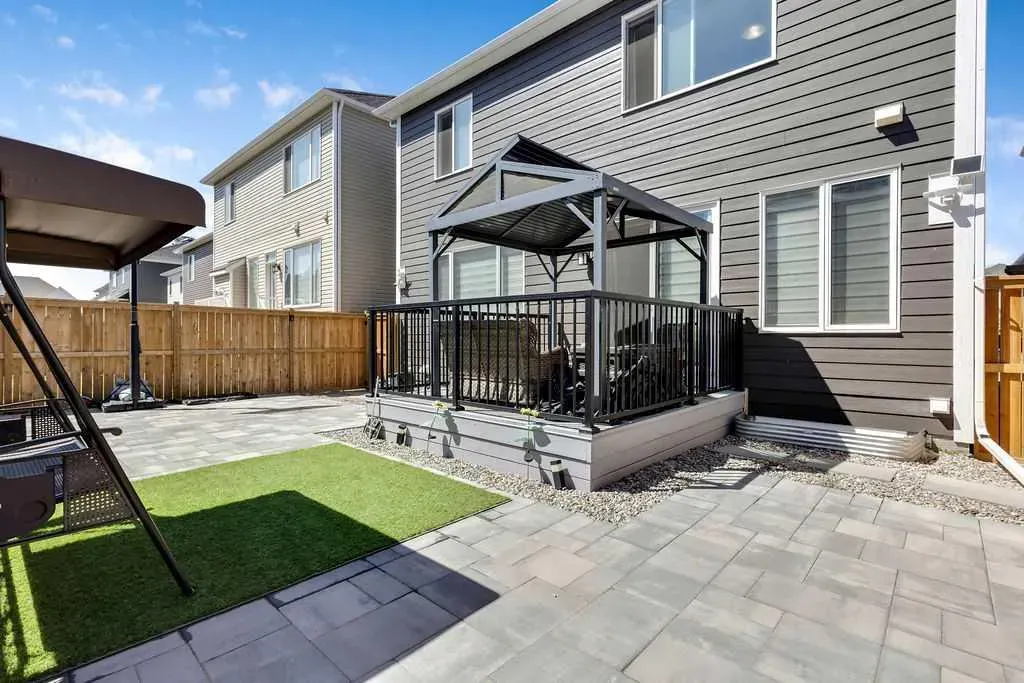 165 Carrington Close NW