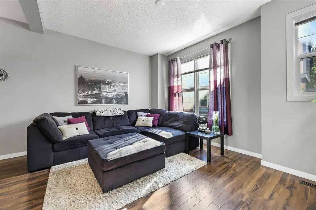68 New Brighton Point SE