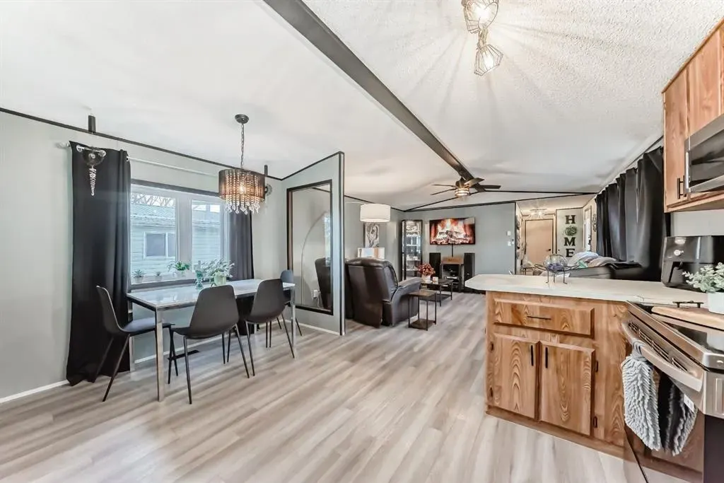 119 Home Bay SE