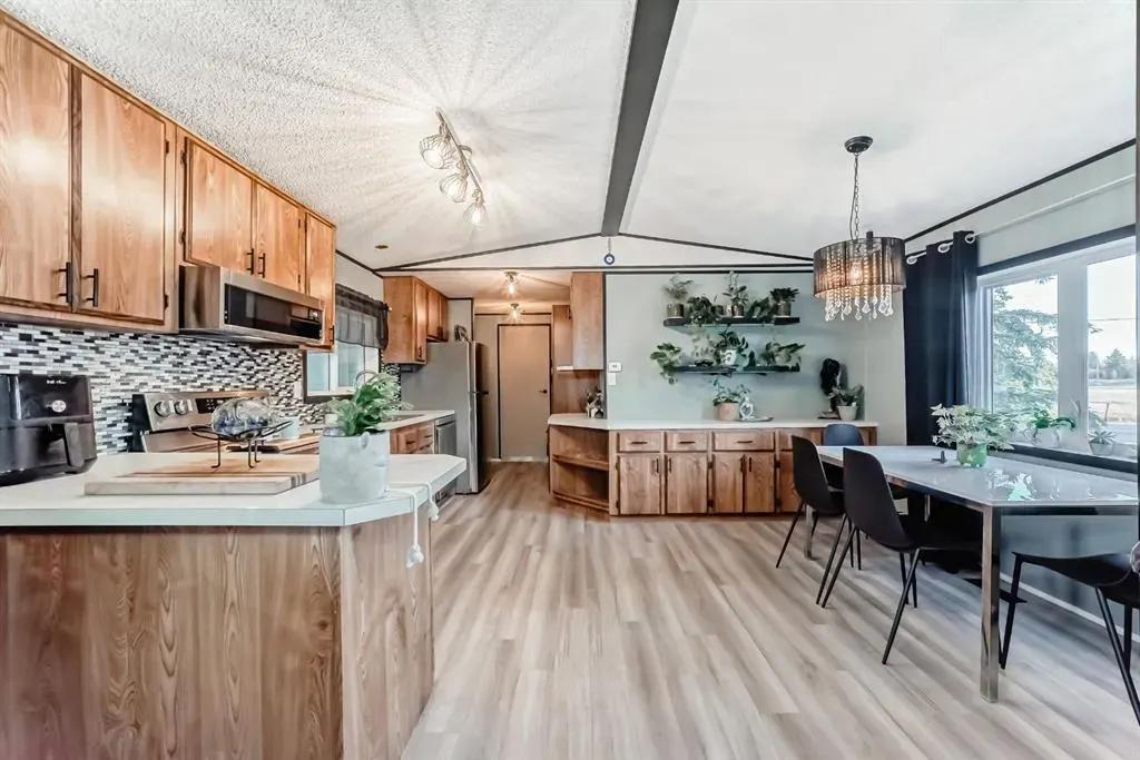 119 Home Bay SE