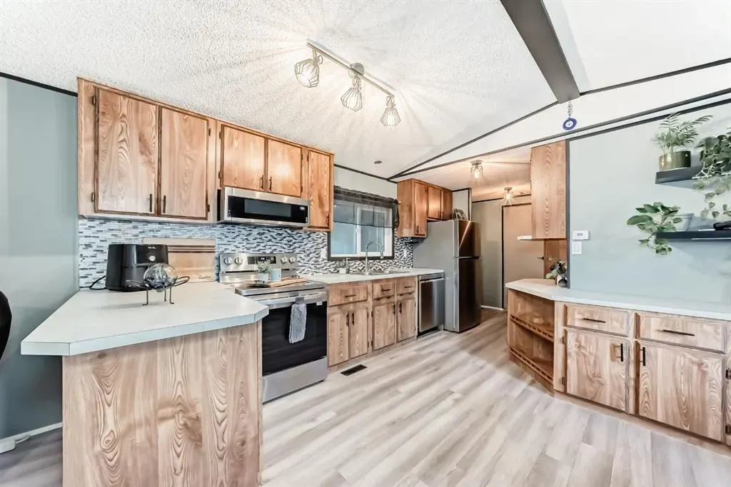 119 Home Bay SE