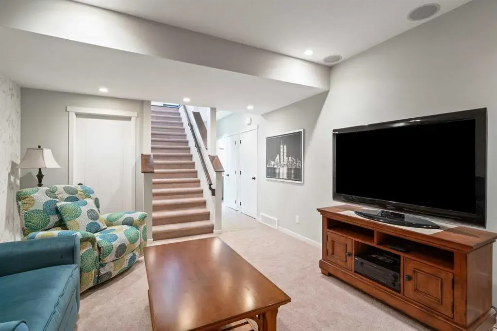 219 River Heights Green