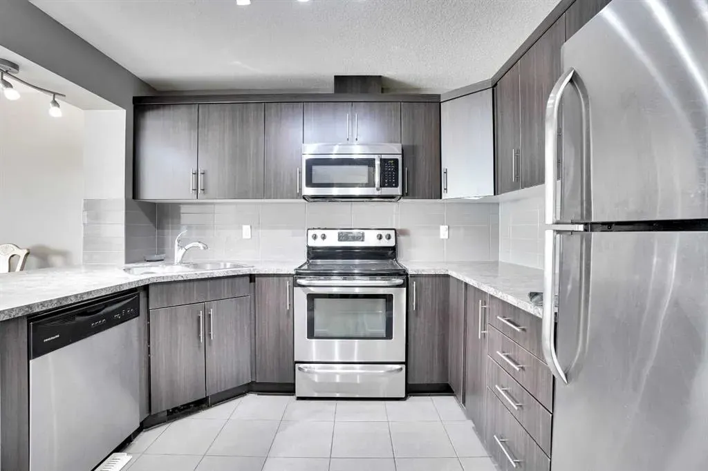 128 Cityscape Row NE