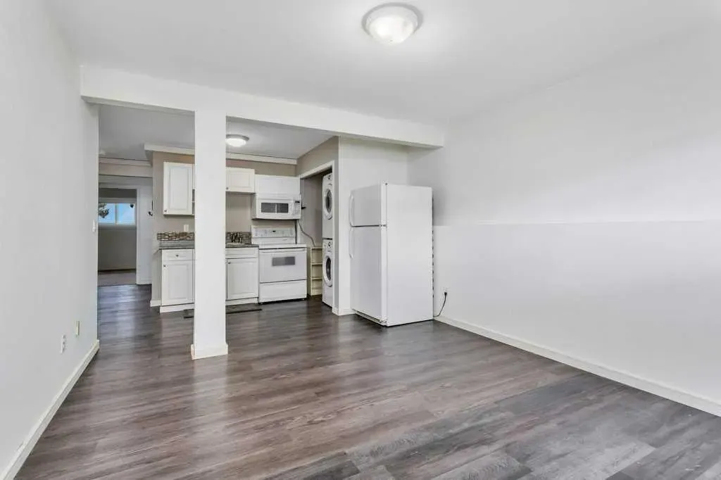 89 Silver Drive