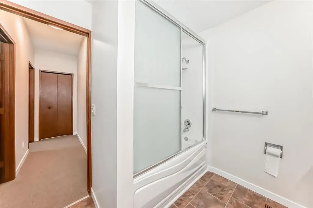 6525 & 6527 58 Street NW