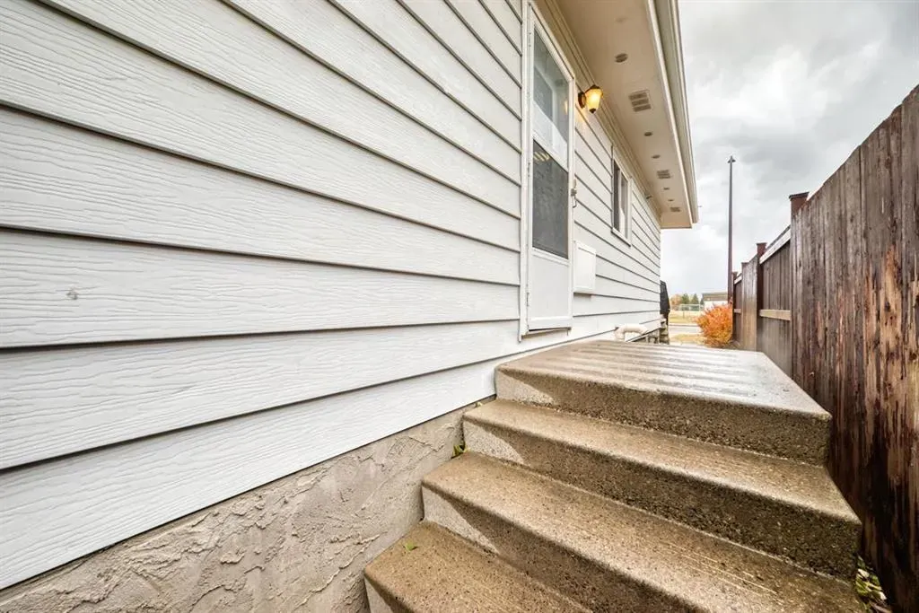 6525 & 6527 58 Street NW