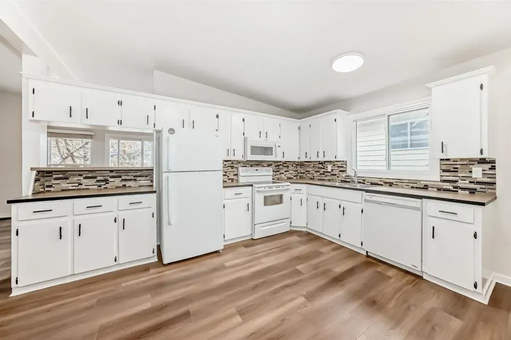 6525 & 6527 58 Street NW