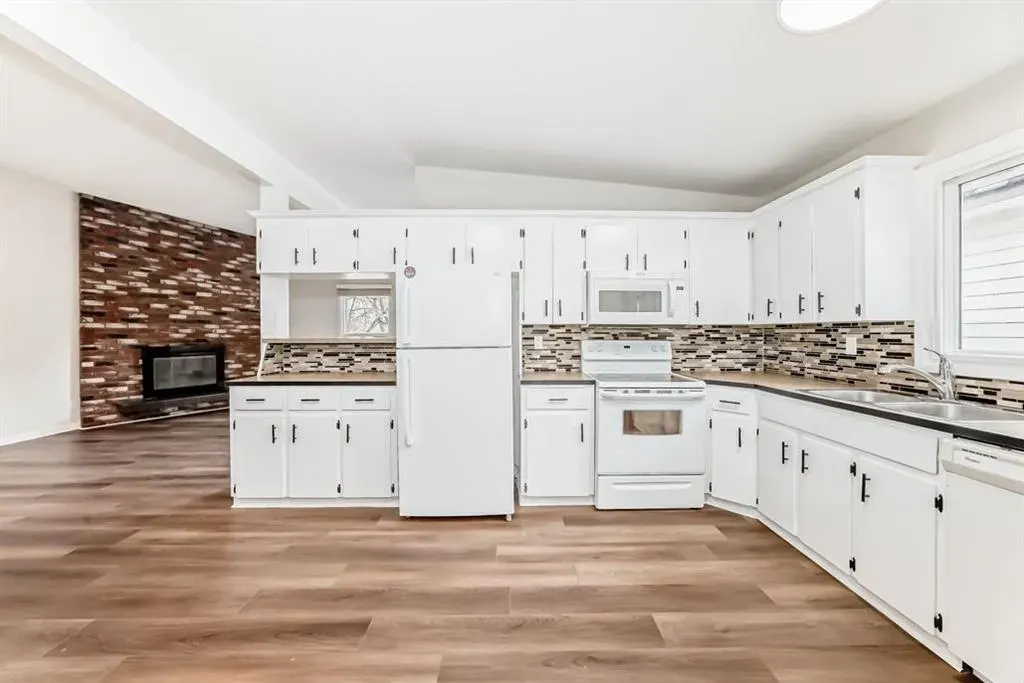 6525 & 6527 58 Street NW