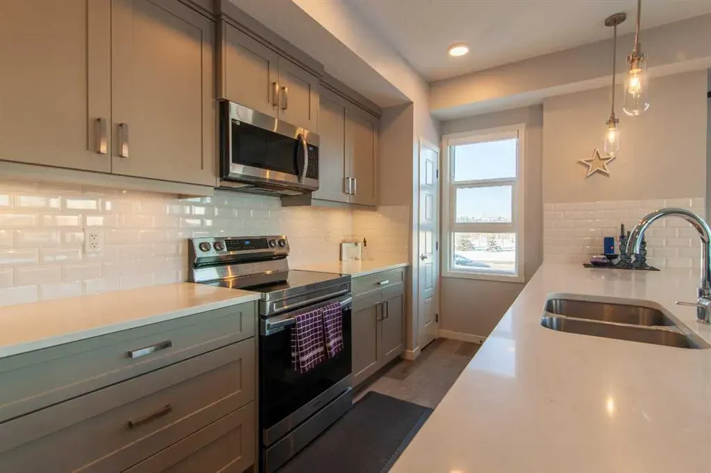 40 Carrington Plaza NW, #103