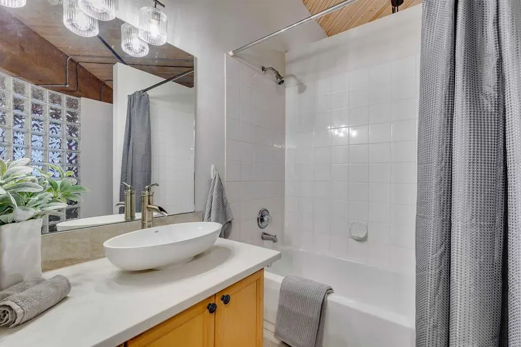 535 10 Avenue SW, #204
