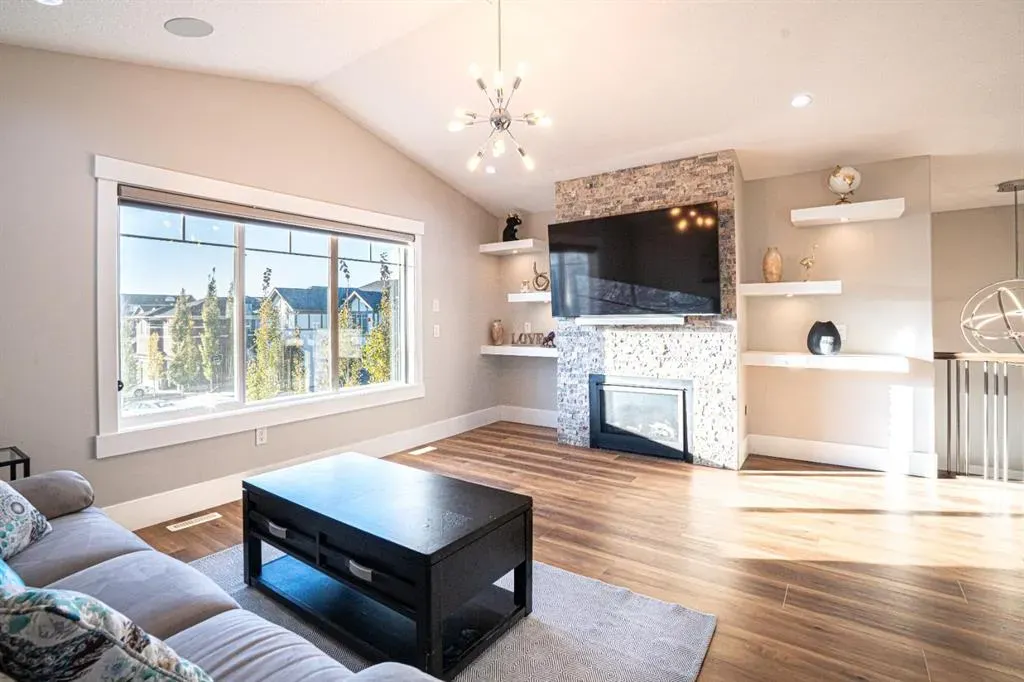 321 Kinniburgh Cove