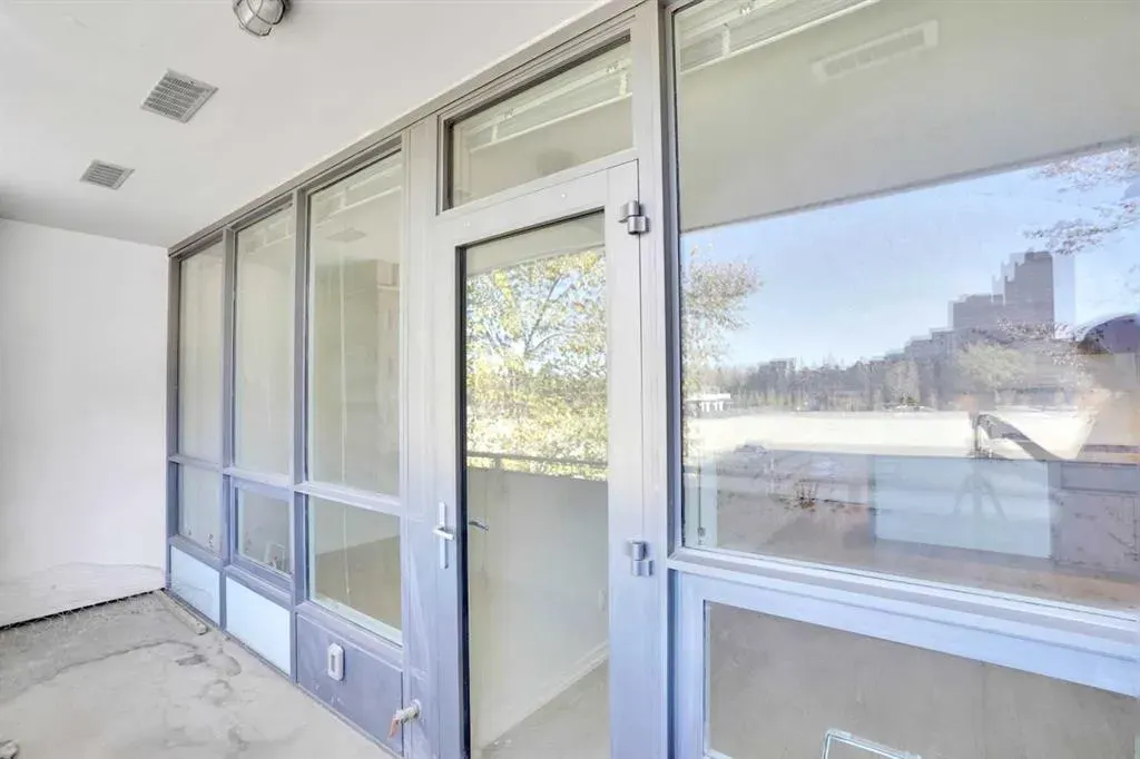 128 2 Street SW, #205