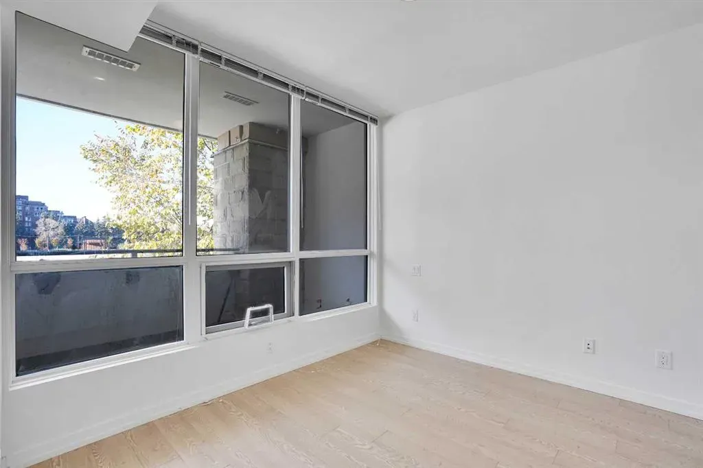 128 2 Street SW, #205