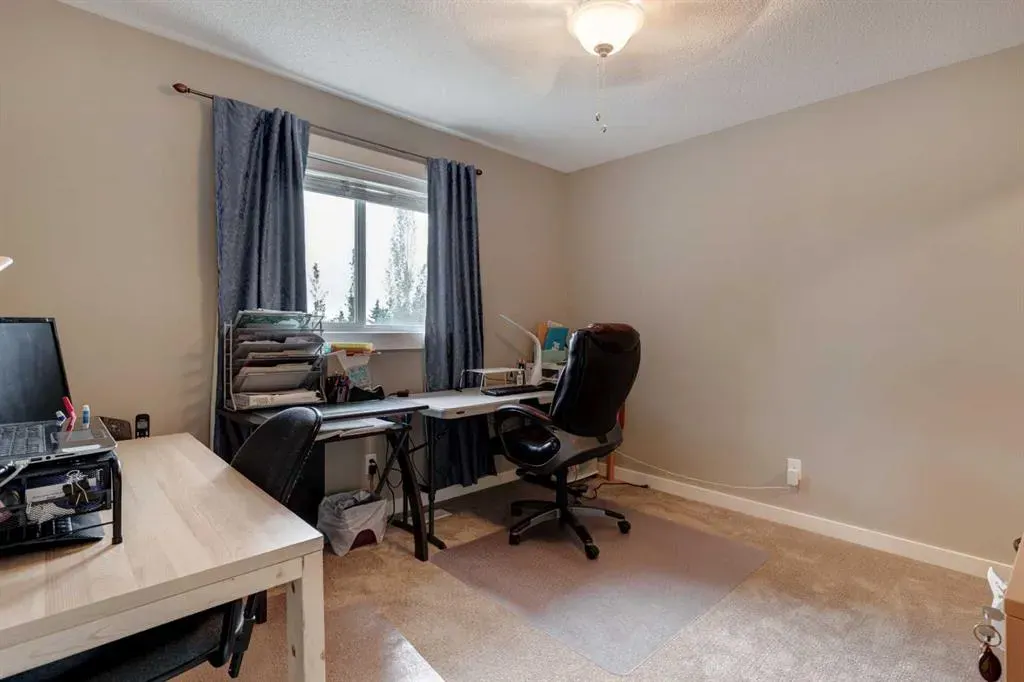 267 Silverado Plains Close SW