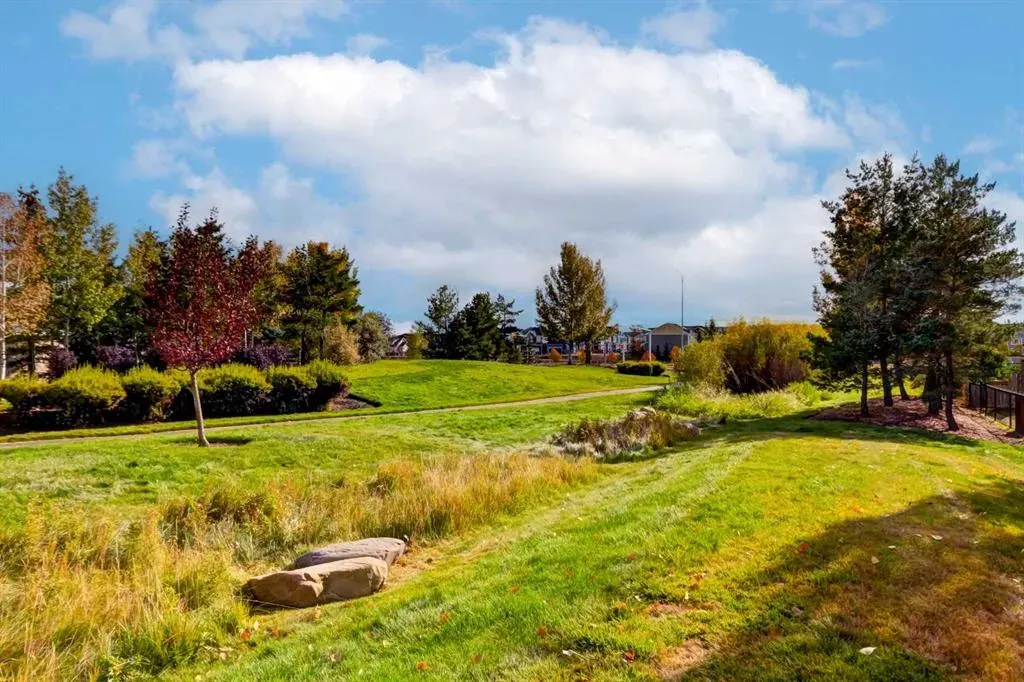 267 Silverado Plains Close SW