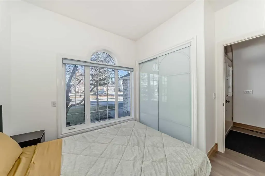 29 Simcoe Gate SW