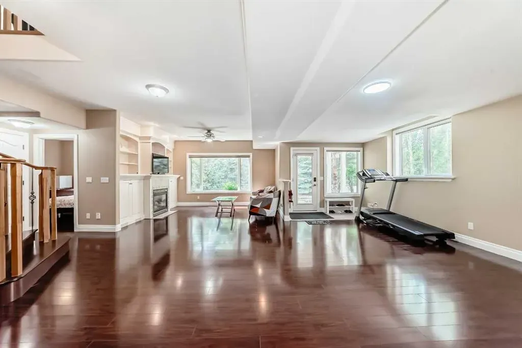 29 Simcoe Gate SW
