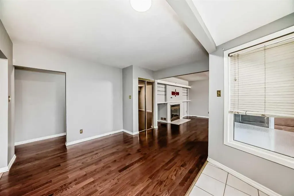 1403 19 Street NE