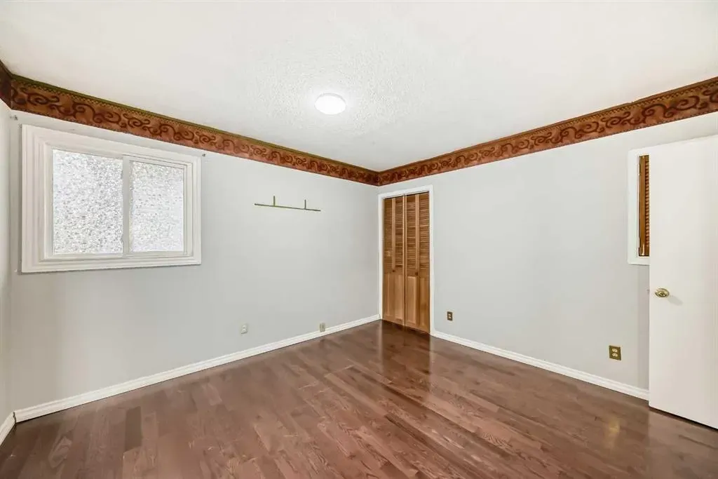 1403 19 Street NE