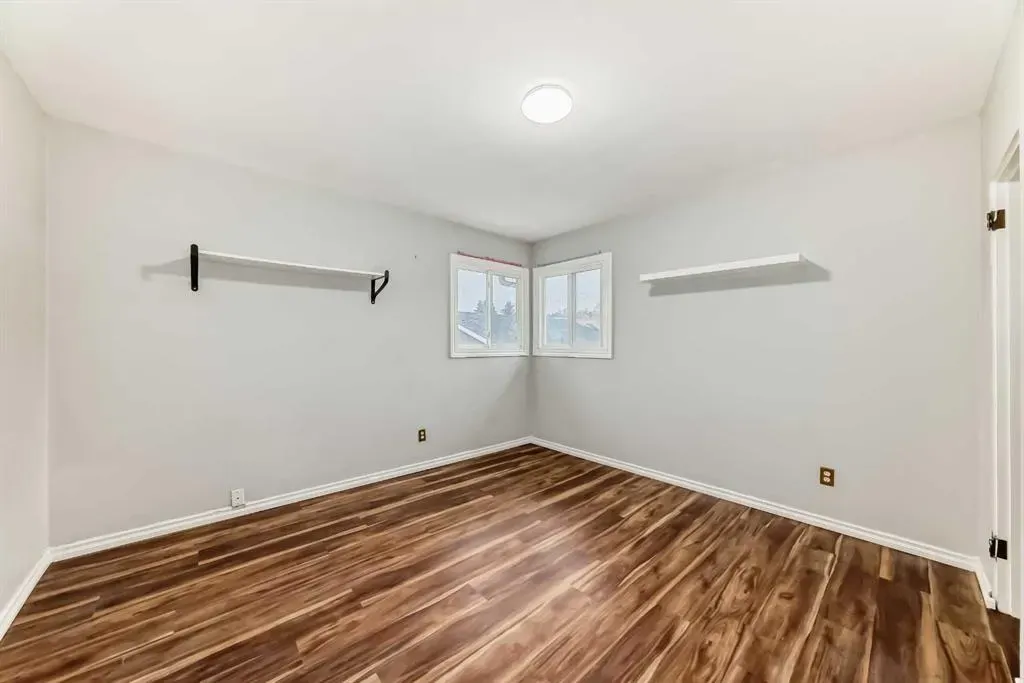 1403 19 Street NE