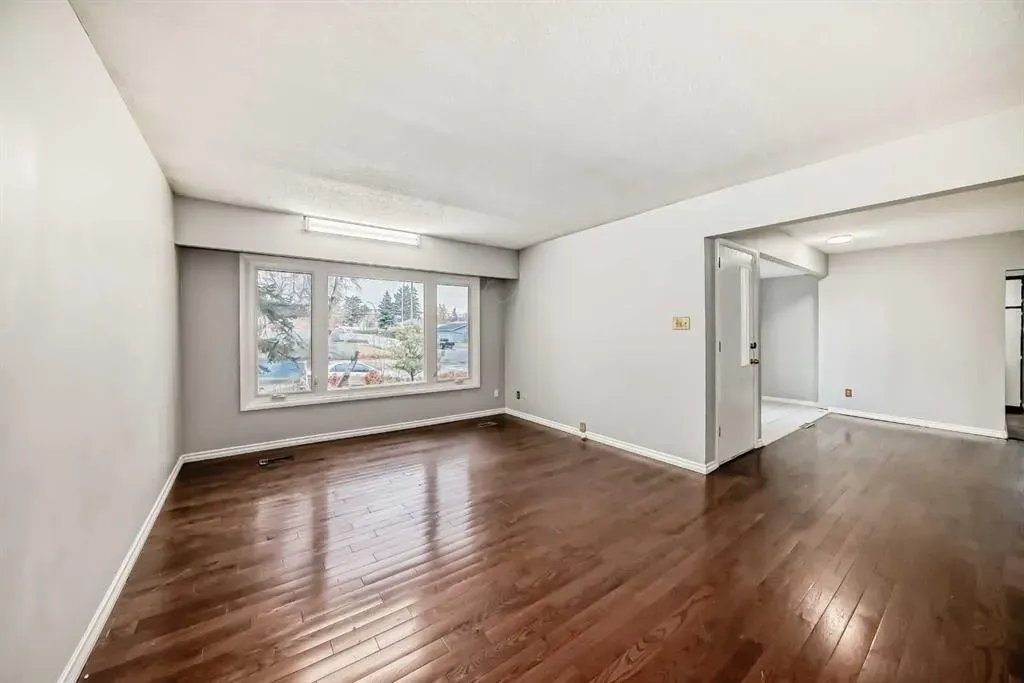 1403 19 Street NE