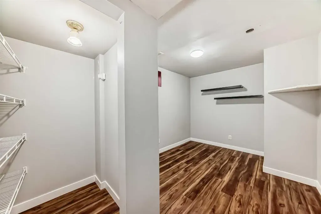 1403 19 Street NE