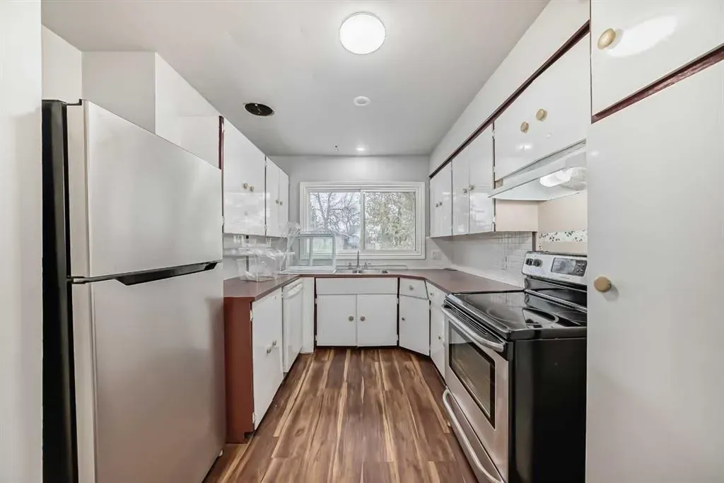1403 19 Street NE