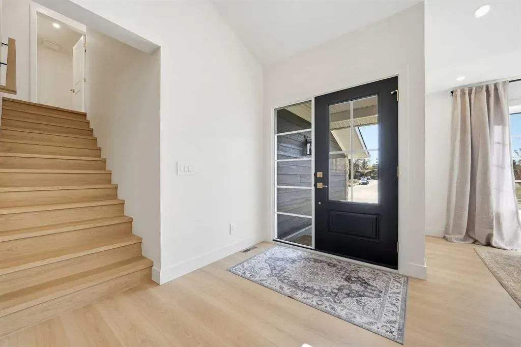 1016 Mapleglade Drive SE