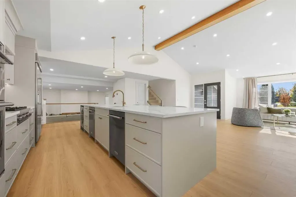 1016 Mapleglade Drive SE