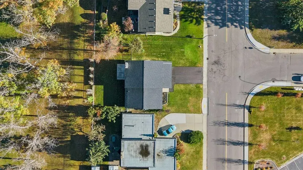 1016 Mapleglade Drive SE