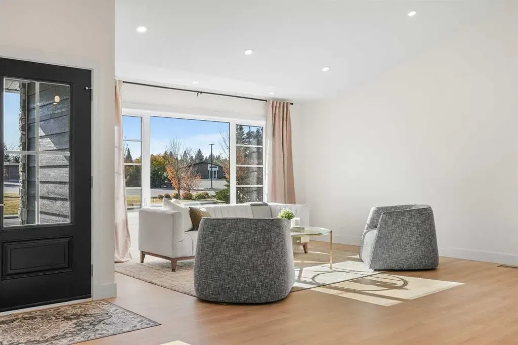 1016 Mapleglade Drive SE