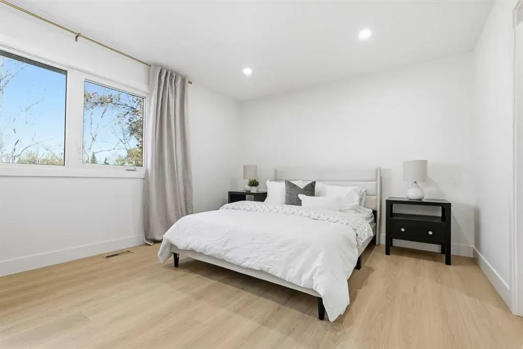 1016 Mapleglade Drive SE