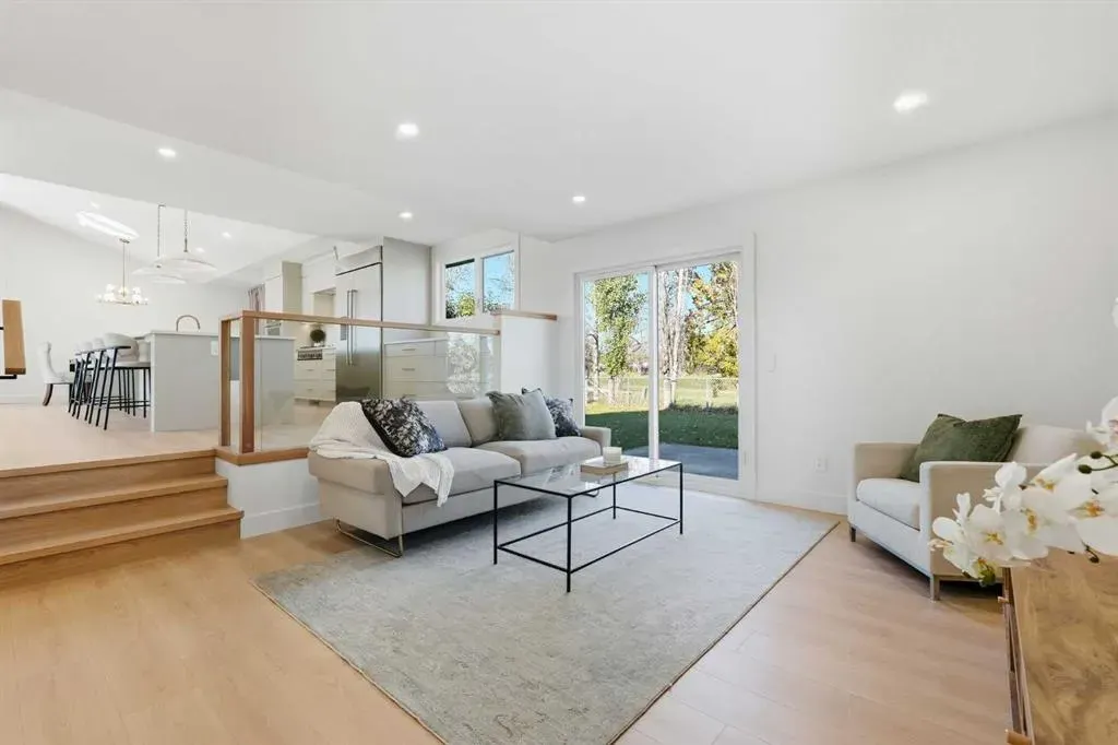 1016 Mapleglade Drive SE