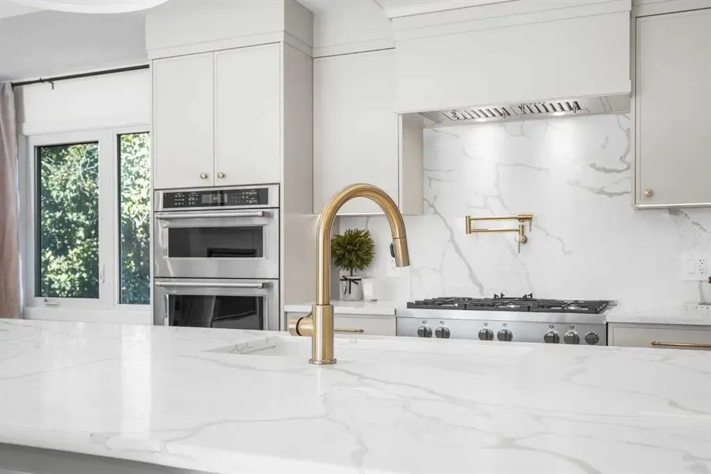 1016 Mapleglade Drive SE