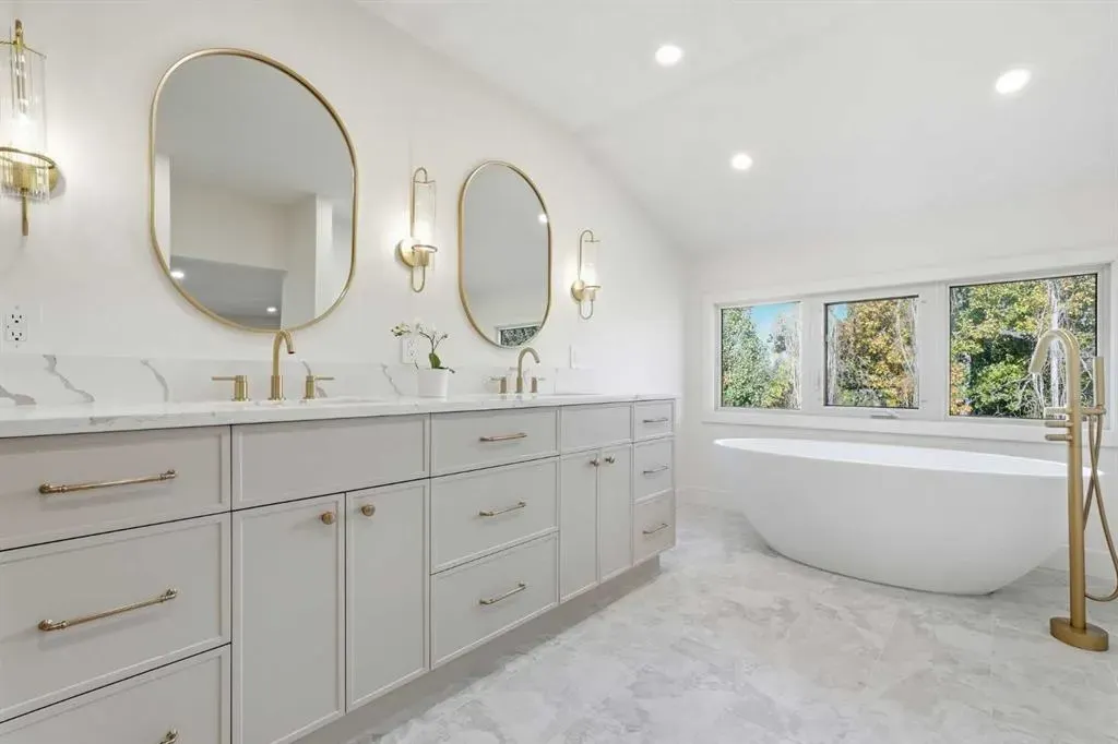 1016 Mapleglade Drive SE