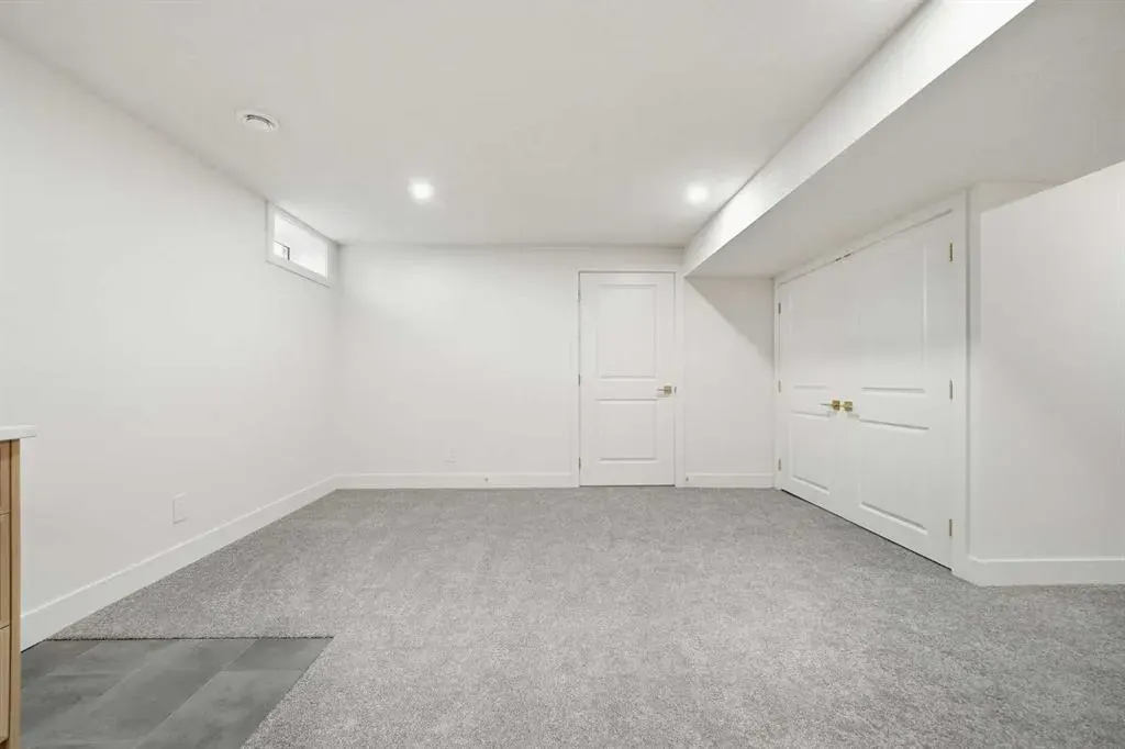 1016 Mapleglade Drive SE