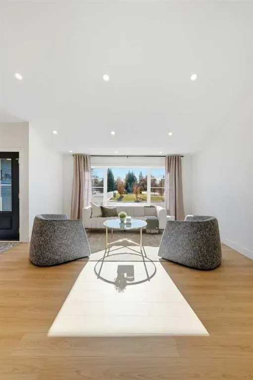 1016 Mapleglade Drive SE