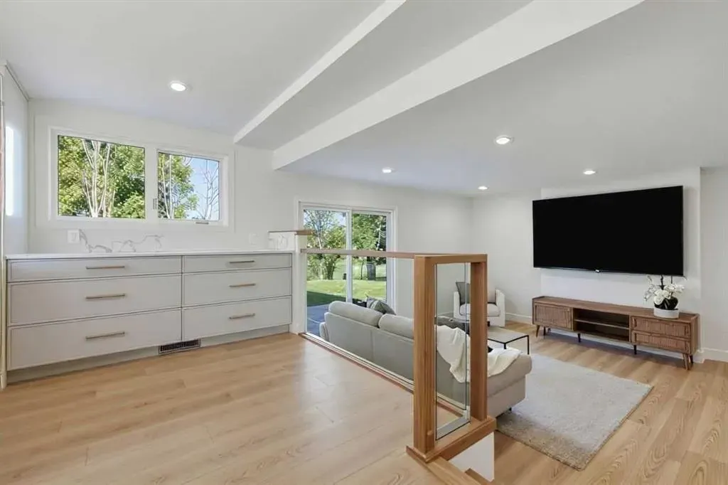 1016 Mapleglade Drive SE