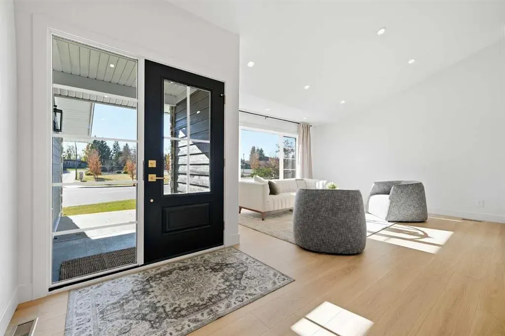 1016 Mapleglade Drive SE