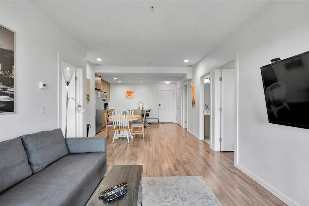 1629 38 Street SW, #206