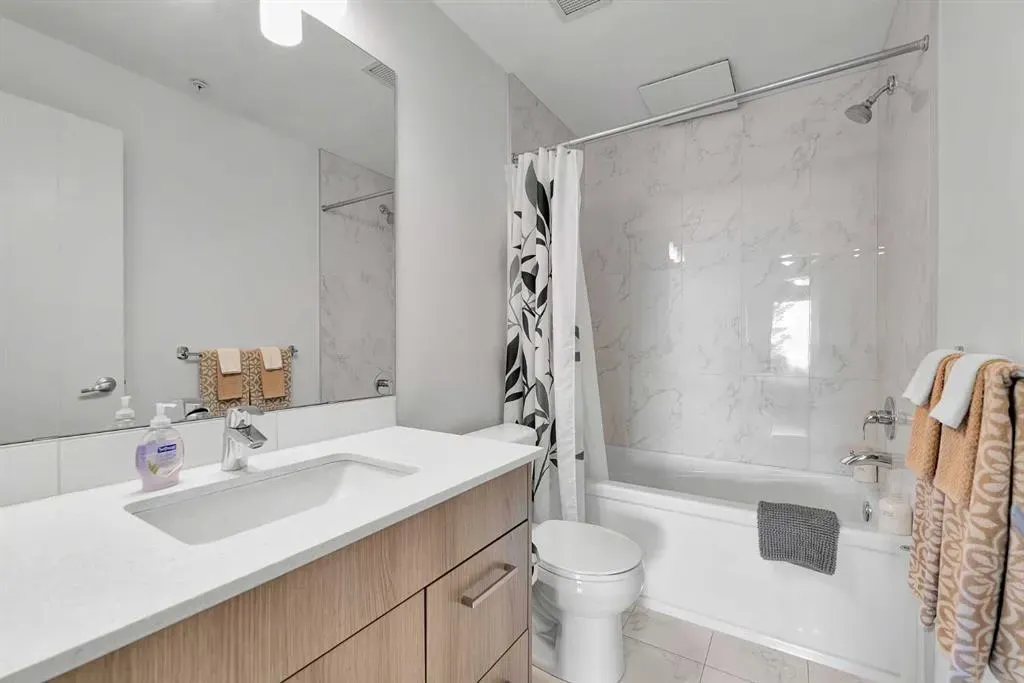 1629 38 Street SW, #206