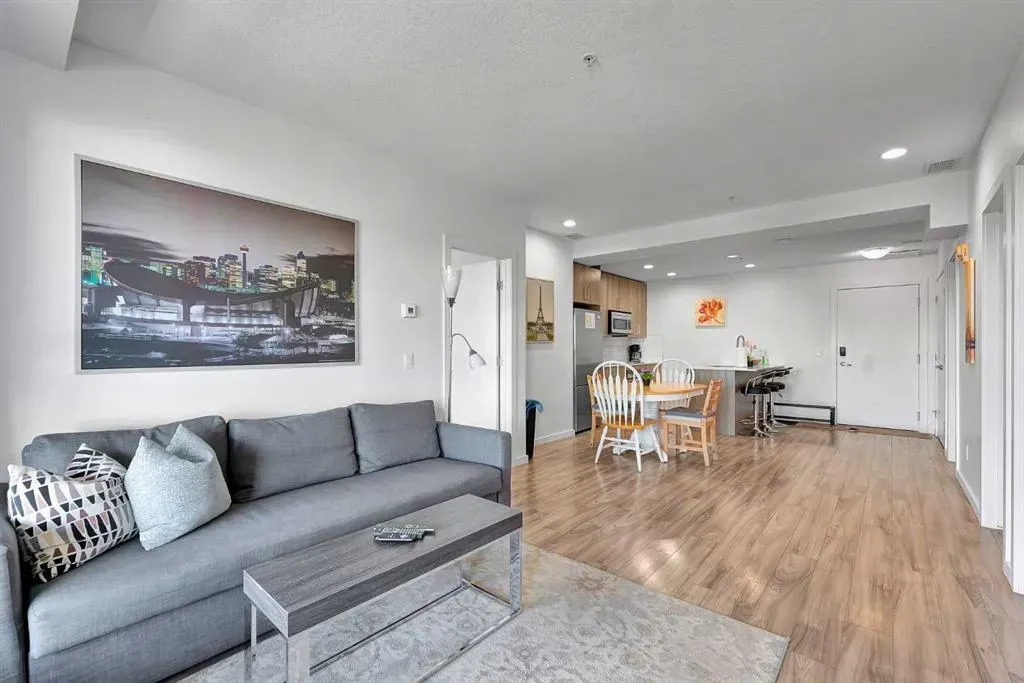1629 38 Street SW, #206