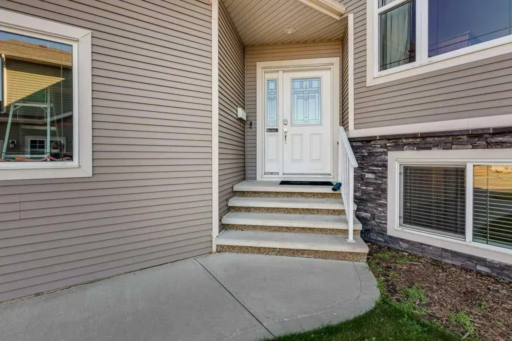 13 Adina Close