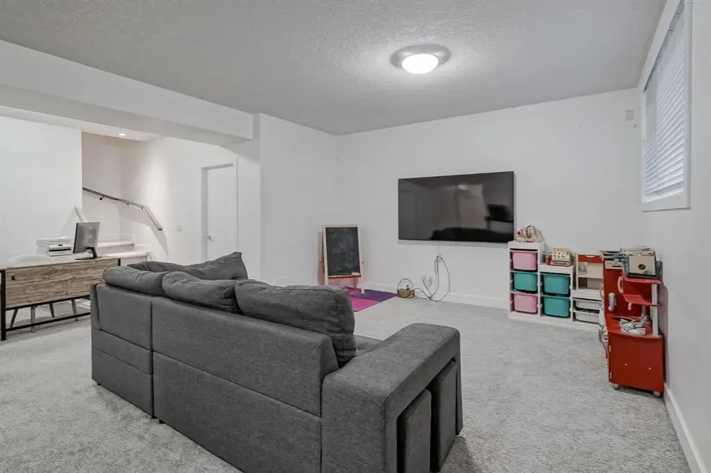 2115 34 Avenue SW, #100