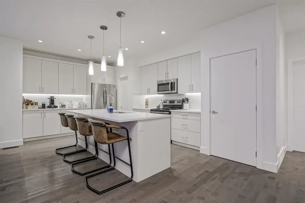 2115 34 Avenue SW, #100