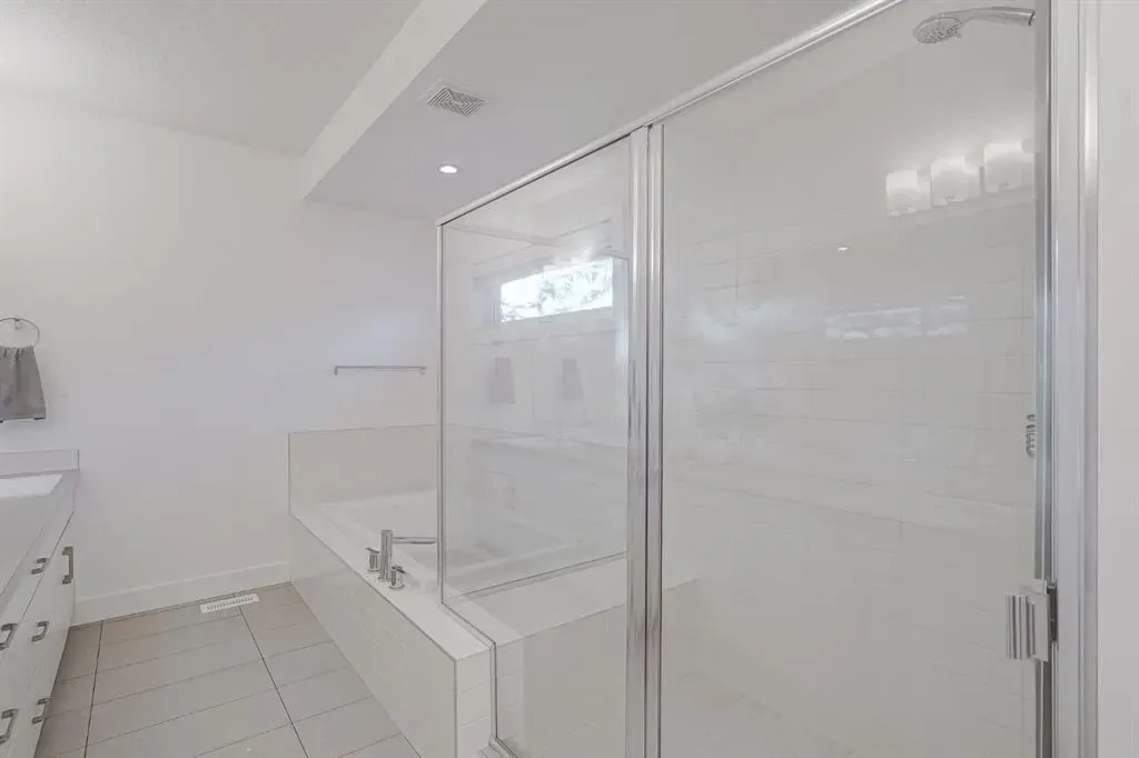 2115 34 Avenue SW, #100