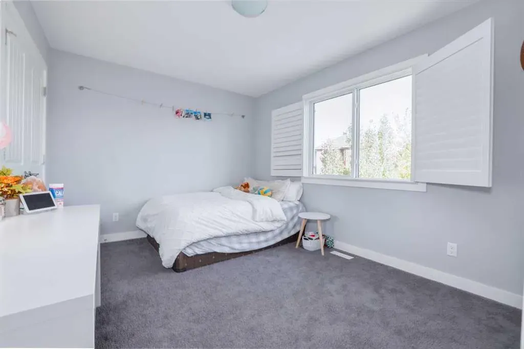 24 Mount Rae Terrace