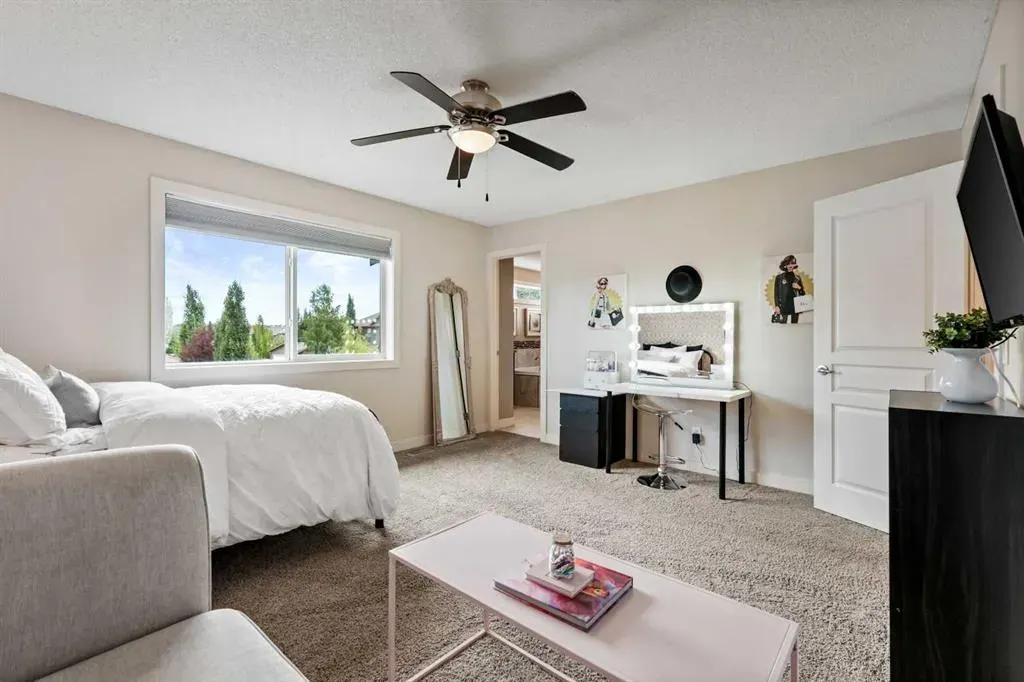 160 Chaparral Valley View SE