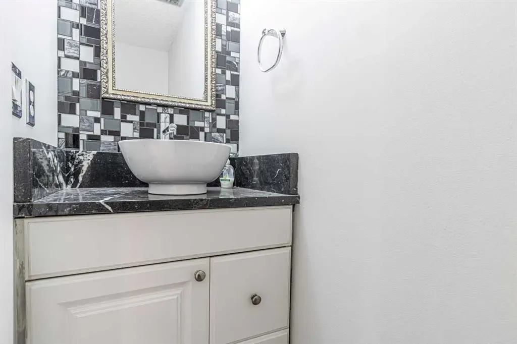 212 Georgian Villas NE