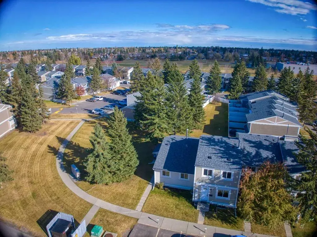 212 Georgian Villas NE